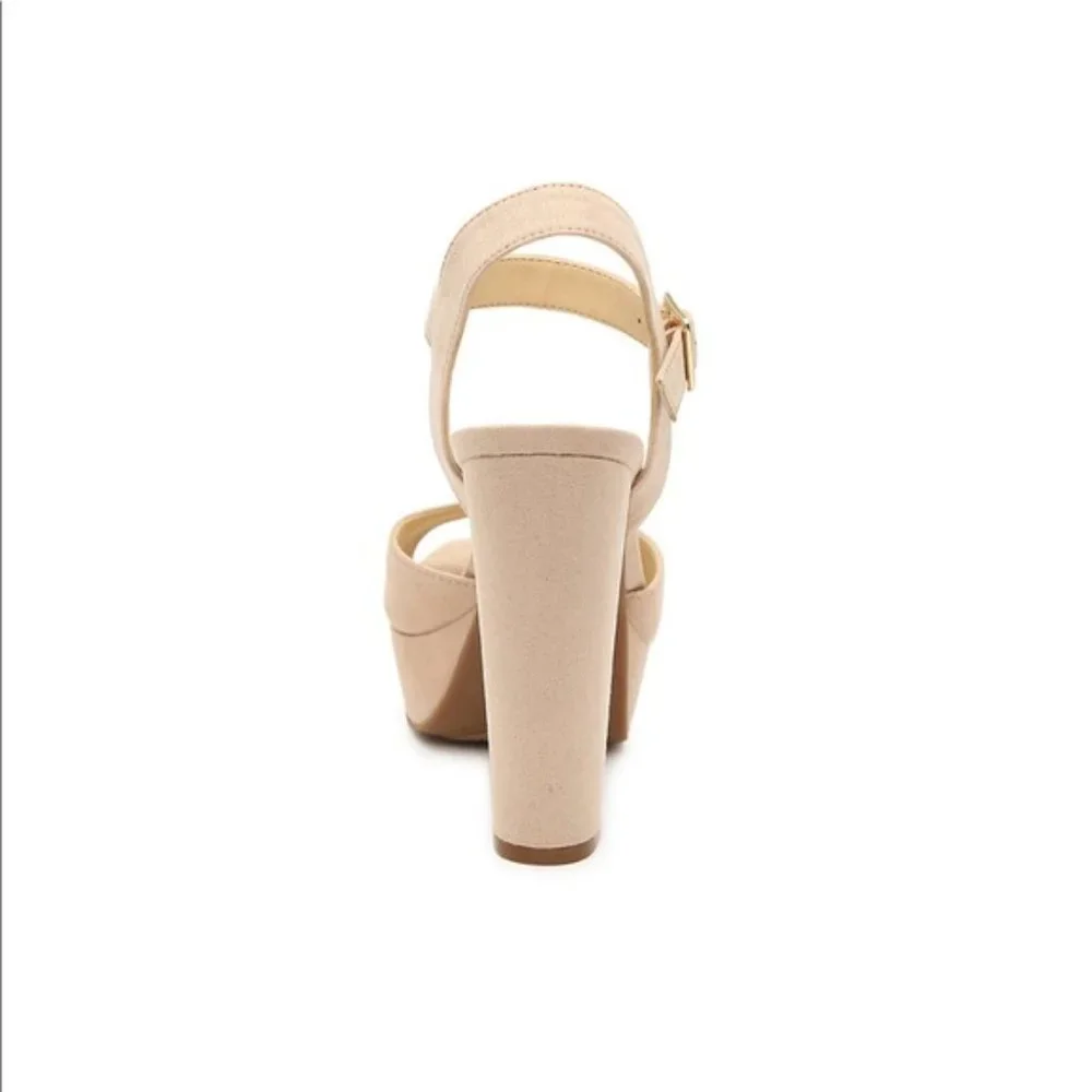 Jessica Simpson brand new